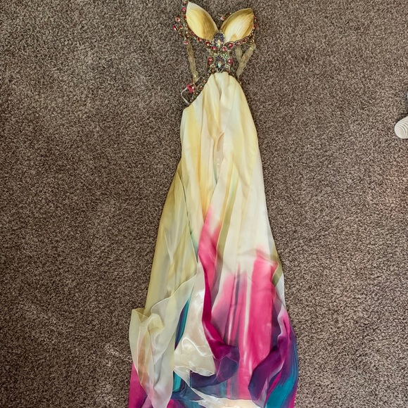 Gown - Picture 2 of 3